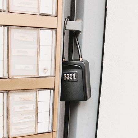 Studio Apartment Im Zentrum Mit Parkplatz & Neuem Badezimmer マクデブルク エクステリア 写真