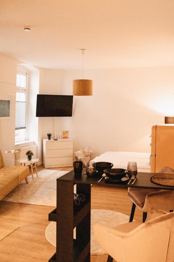 Studio Apartment Im Zentrum Mit Parkplatz & Neuem Badezimmer マクデブルク エクステリア 写真